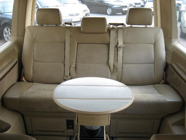 Bestand:Alcantara-Auto-01.jpg