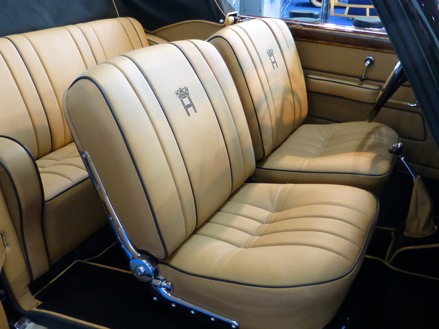 Bestand:Auto-Horch-Stickerei-03.jpg