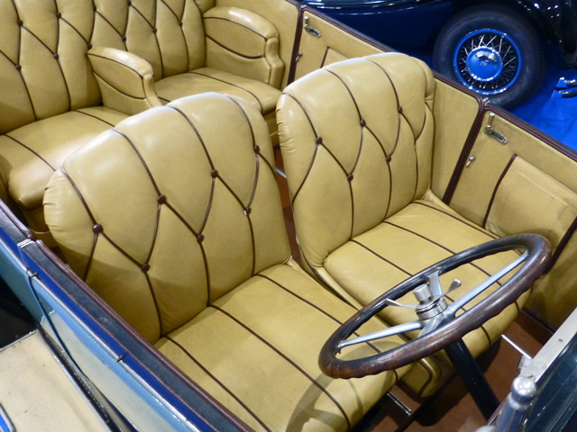 Bestand:Auto-Oldtimer-Polster-04.jpg