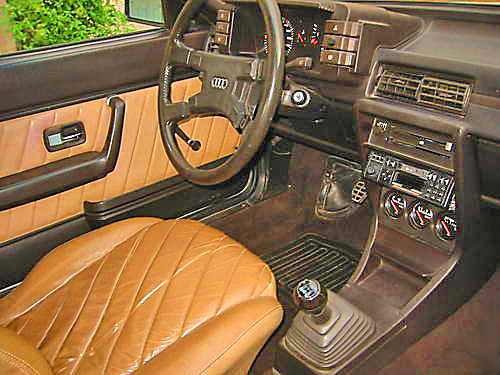 Bestand:Autoleder-Audi-Coupe-Typ-81.jpg