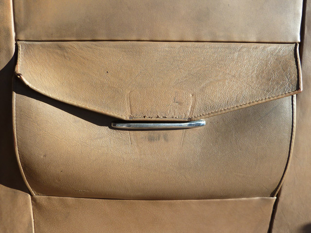 Bestand:Autoleder-Mercedes-zweifarbig-01.jpg