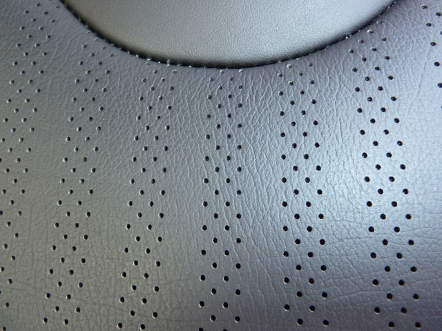 Bestand:BMW-Mini-Perforation-2010.jpg