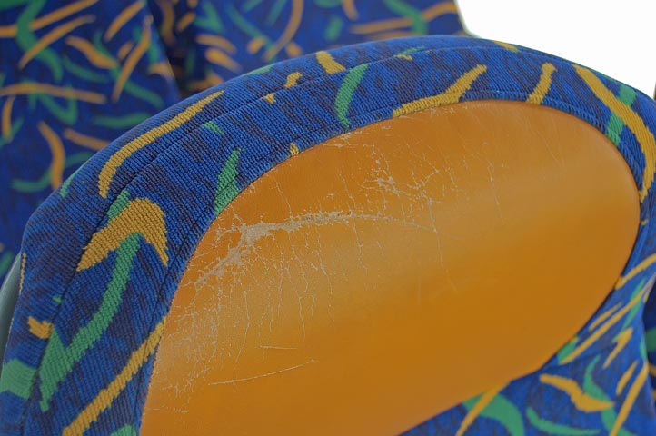 Bestand:Bus-Kopfstützten-Oxidation-002.jpg