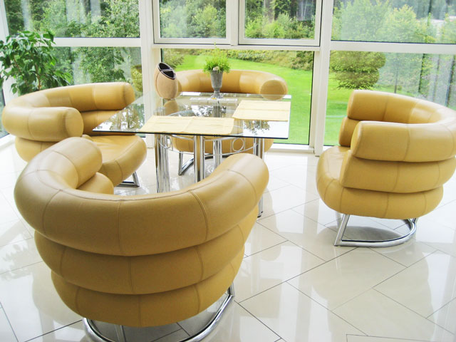 Bestand:Designermöbel 01.jpg