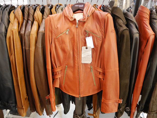 Bestand:Elchleder-Jacke-01.jpg