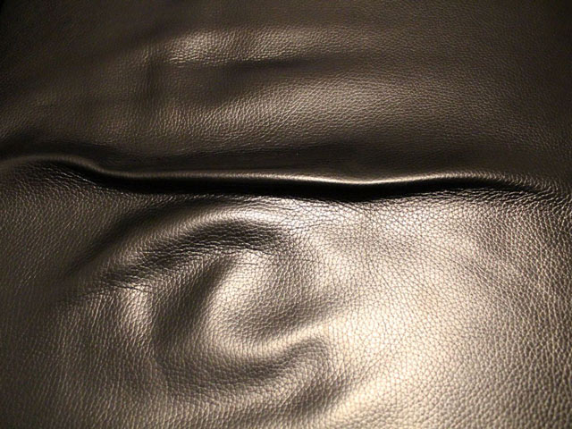 Bestand:Faltenhöhe-Sofa-02.jpg