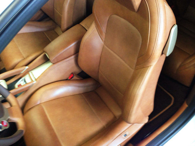 Bestand:Ferrari-FF-Semianilin-02.jpg