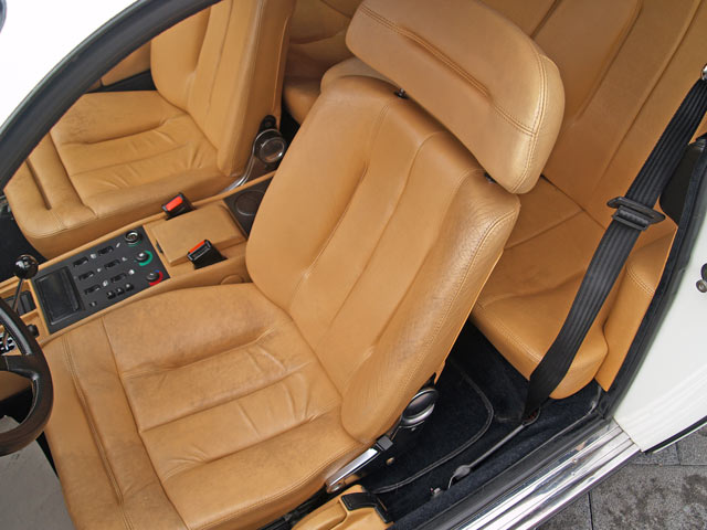 Bestand:Ferrari-Mondial.jpg