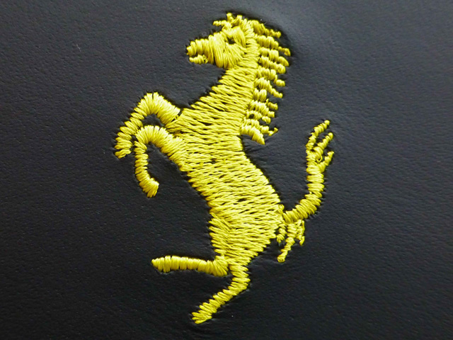 Bestand:Ferrari-Stickerei-06.jpg