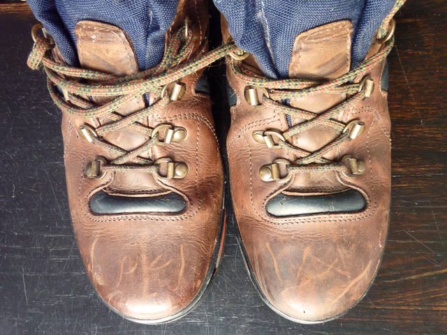 Bestand:Fettleder-Schuh-01.jpg