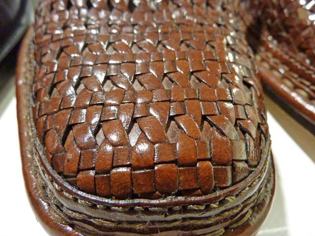 Bestand:Flechtung-Schuh-01.jpg