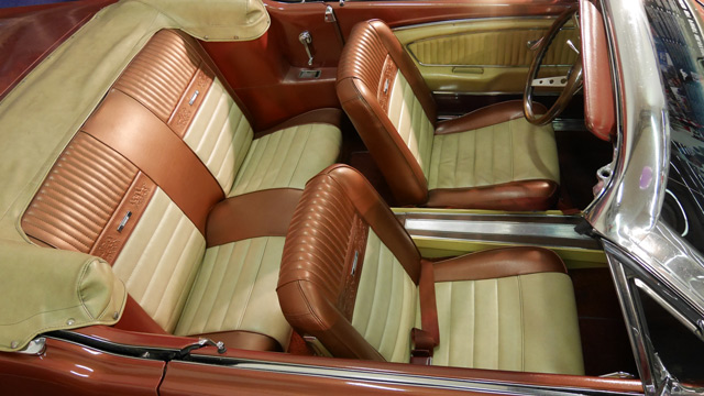 Bestand:Ford-Mustang-Kunstleder-02.jpg
