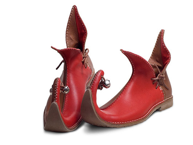 Bestand:Gauklerschuhe-Mittelalter-Nachbau-01.jpg