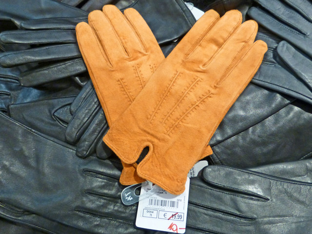 Bestand:Handschuhe-Schweinsleder-01.jpg