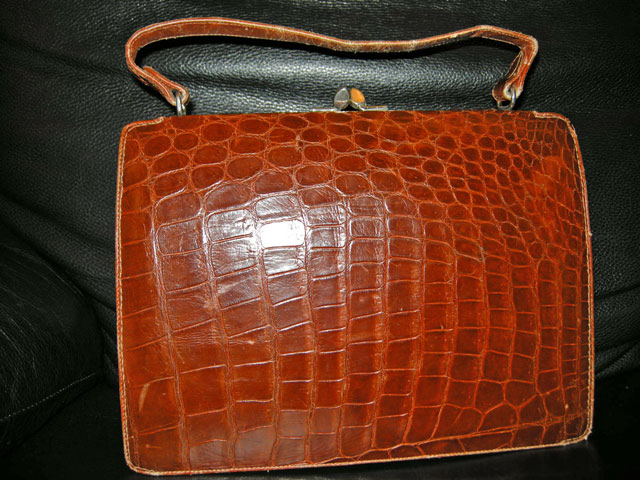 Bestand:Handtasche-Kroko-09.jpg