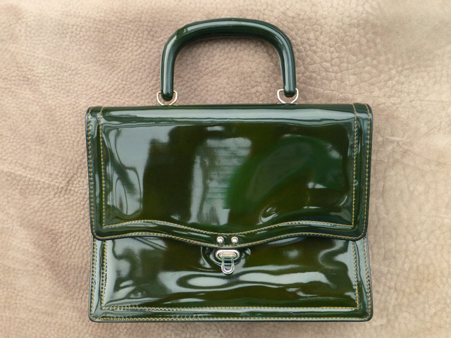 Bestand:Handtasche-Lackleder-02.jpg