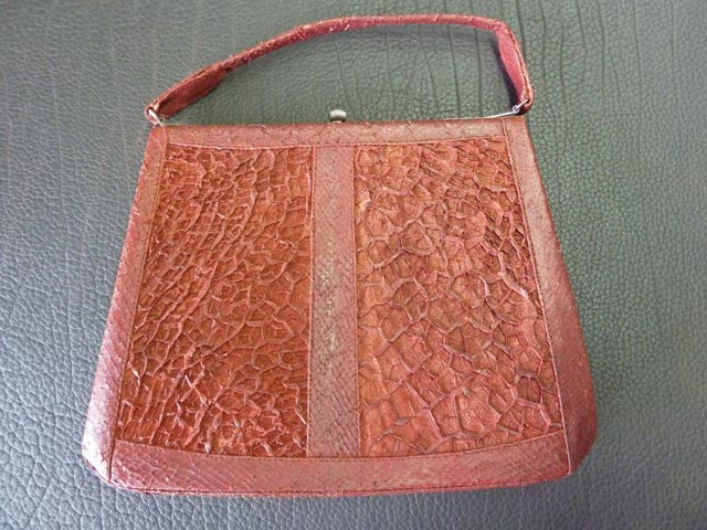 Bestand:Handtasche-Magen-002.jpg