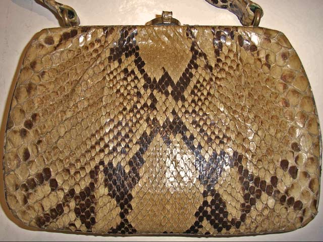 Bestand:Handtasche-Python-02.jpg