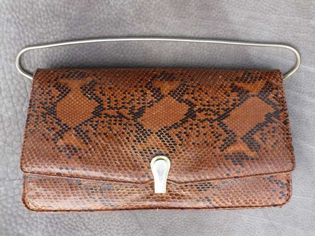 Bestand:Handtasche-Python-05.jpg