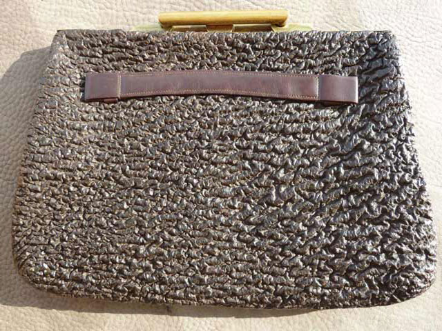 Bestand:Handtasche-verformt-04.jpg