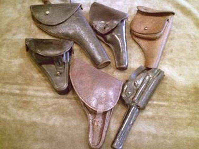 Bestand:Holster-Pistole-02.jpg