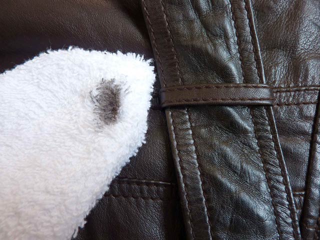 Bestand:Jacke-Abfaerbung-01.jpg