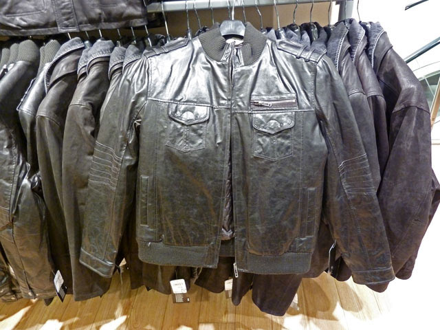 Bestand:Jacke-Schwein-pigmentiert-0.jpg