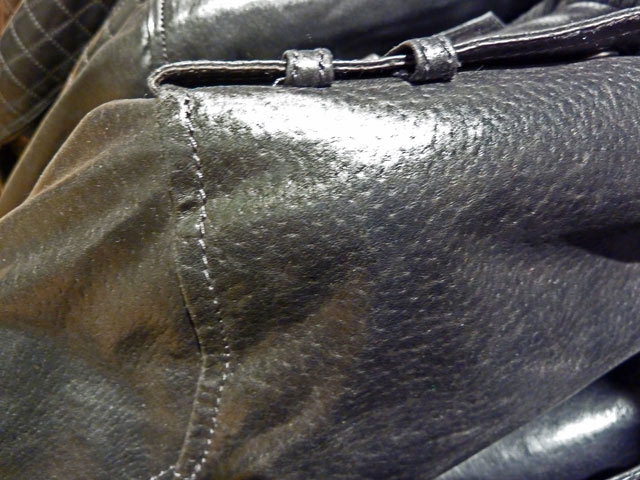 Bestand:Jacke-Schwein-pigmentiert-n.jpg