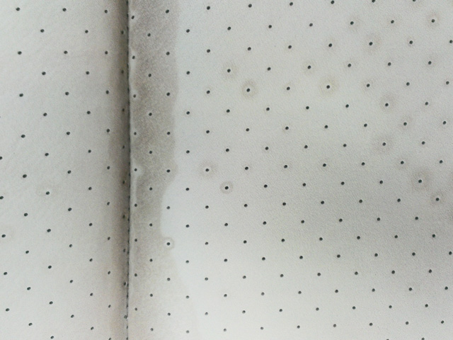 Bestand:KFZ-Perforation-Flecken-03.jpg