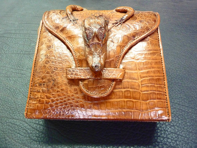 Bestand:Kroko-Handtasche-03.jpg