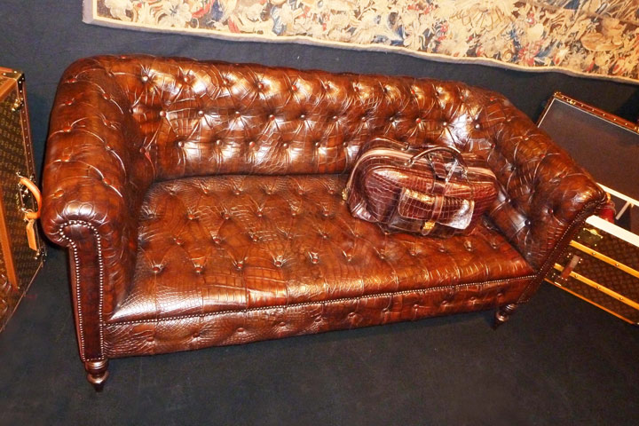 Bestand:Kroko-Sofa-01.jpg