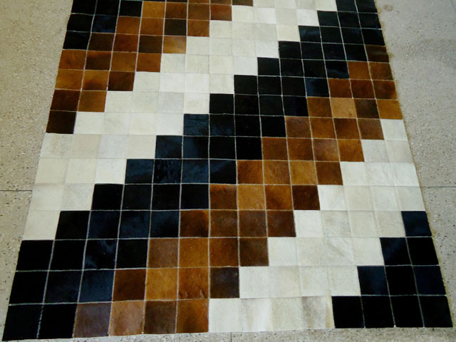 Bestand:Kuhfell-Teppich-06.jpg