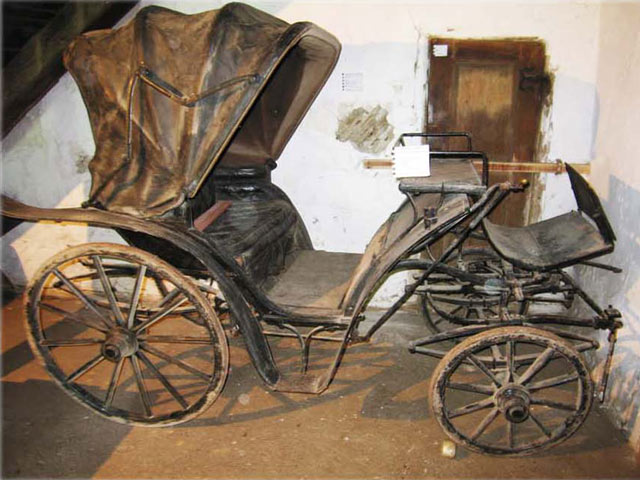 Bestand:Kutsche-alt-2012-02.jpg