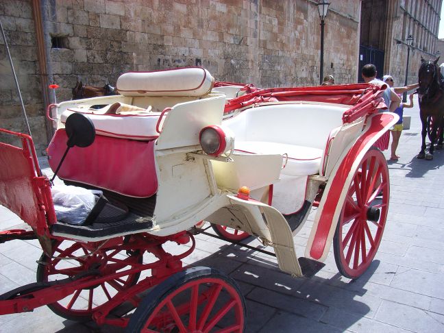 Bestand:Kutsche Mallorca02 07 2006.jpg