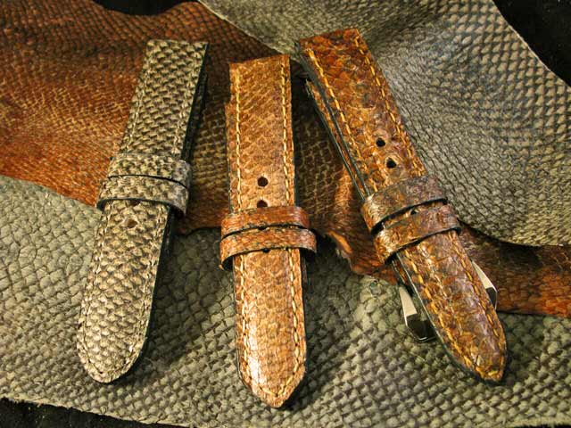 Bestand:Lachs-Uhrenarmbaender-001.jpg