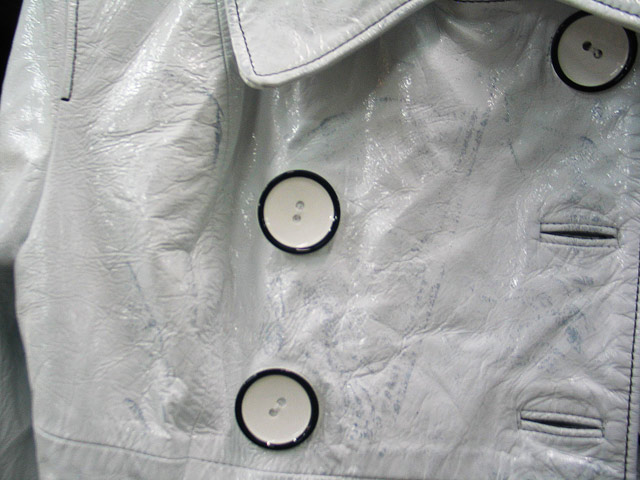 Bestand:Lacklederjacke-verfaerbt-00.jpg