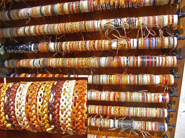 Bestand:Lederarmband-01.jpg