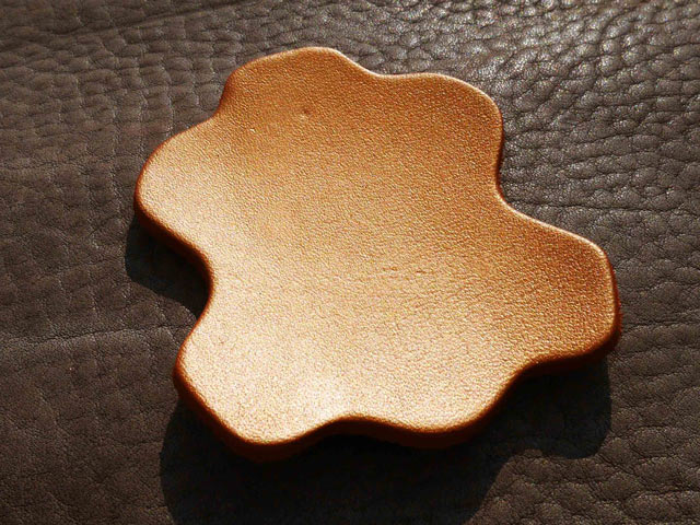 Bestand:Lederfarbe-Metallic-bronze-01.jpg