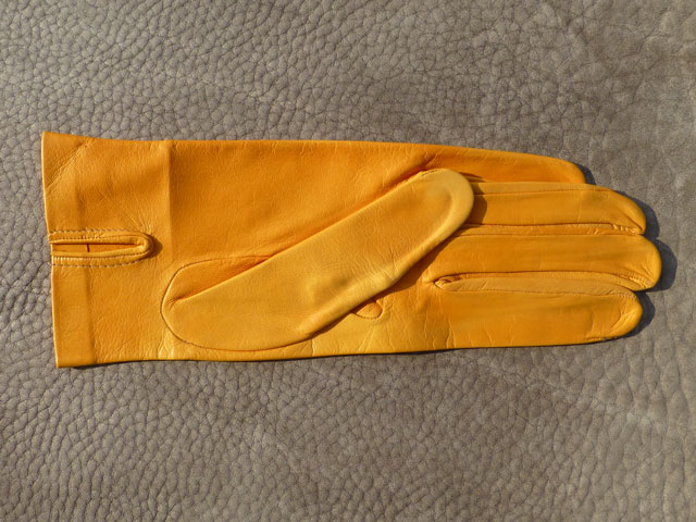 Bestand:Lederhandschuh-Lammleder-01.jpg