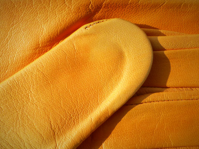 Bestand:Lederhandschuh-Lammleder-02.jpg