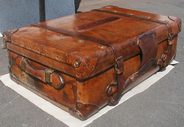 Bestand:Lederkoffer alt 01.jpg