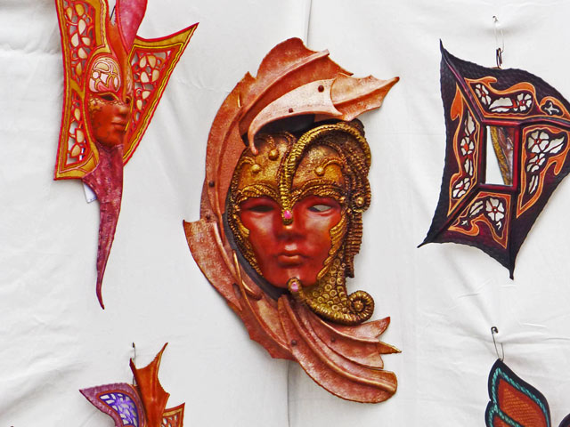 Bestand:Ledermasken-Buenos-Aires.jpg