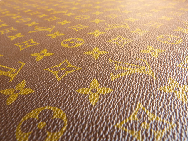 Bestand:Louis-Vuitton-004.jpg