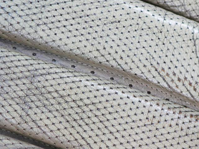 Bestand:Mercedes-Flechtnarbe-2010-0.jpg