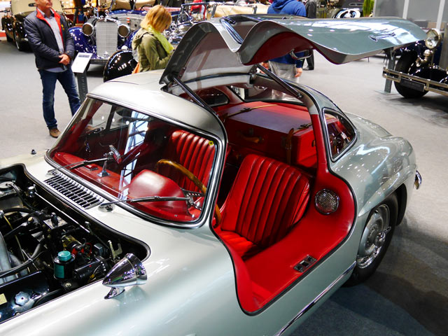 Bestand:Mercedes-Fluegeltuerer-04.jpg