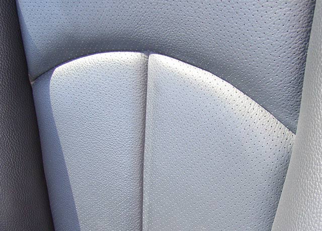 Bestand:Mercedes-Kunstleder-Perfora.jpg