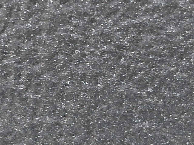 Bestand:Mercedes-titangrau-Metallic-02-stark.jpg
