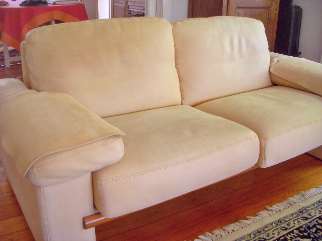 Bestand:Moebel-Nubuk-001.jpg