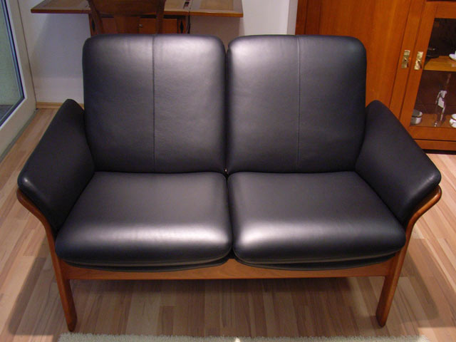 Bestand:Moebel-pigmentiert-002.jpg