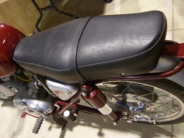 Bestand:Motorrad-Kunstleder-02.jpg
